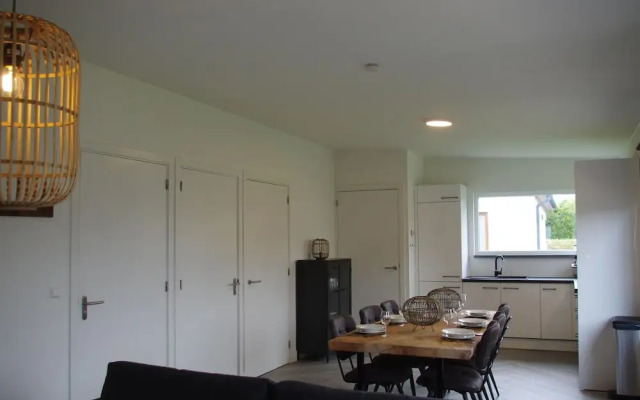 Beautiful Bungalow Near Alkmaar