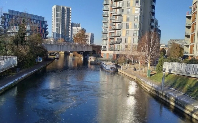 Lovely Luxury 1-bed Apartment in Wembley