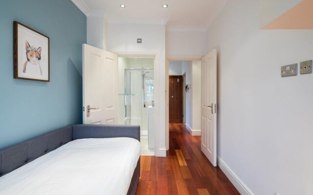 The Kensington Gardens - Modern & Bright 2BDR Flat