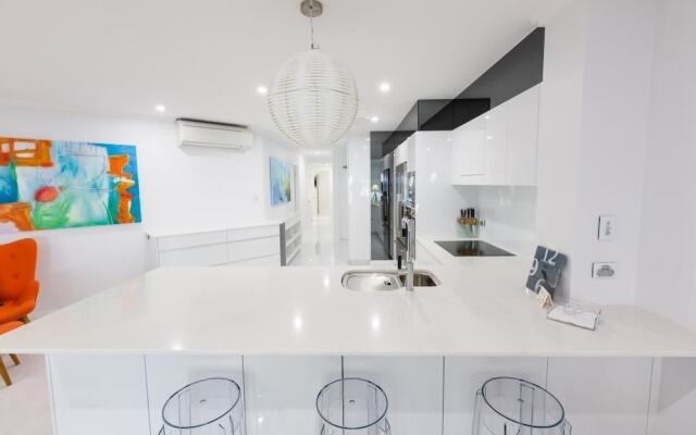 603 On The Beach - Luxury Apartment