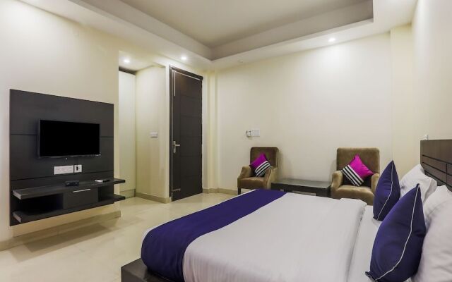 OYO 24269 Silverkey Medanta Sec 38