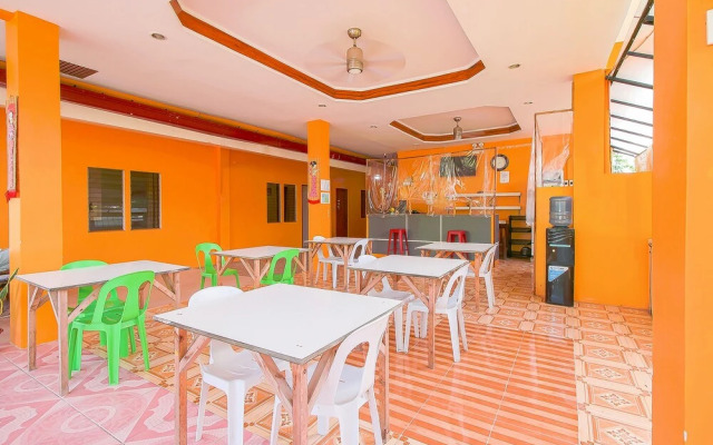 J5 Guest House & Restobar