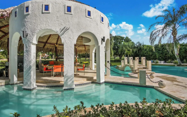 5-star villa for rent in Moroccan-style