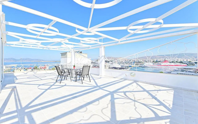 Charming apartment with a sea view terrace (F1)