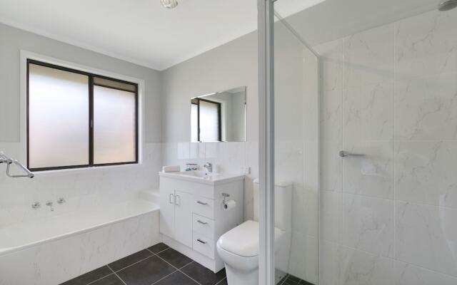 Fountain View Villa - We Accommodate