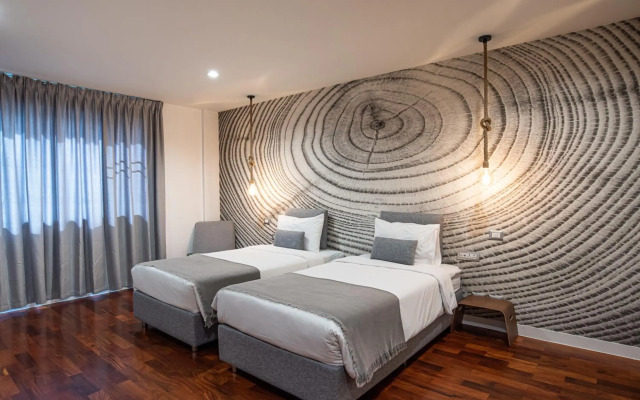 Benviar Tonson Residence