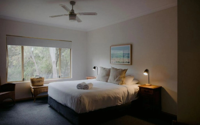Yallingup Forest Resort – Guest Rooms – Yallingup
