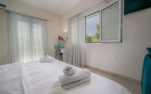 Tesys Studios & Apartments