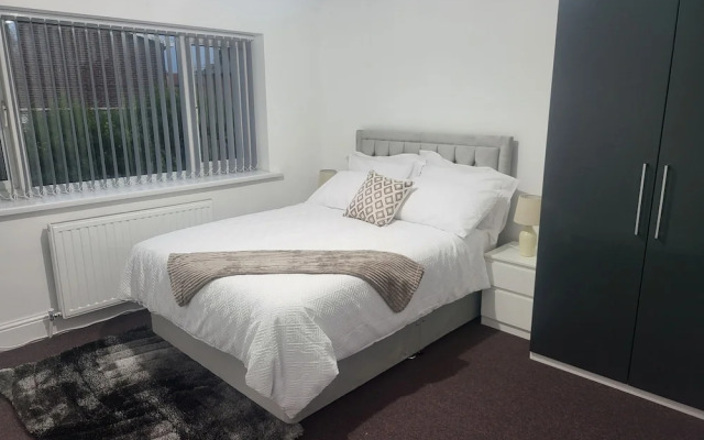 Charming 3-bed House in Blackley Manchester