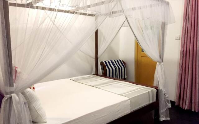 Damith Tourist Inn