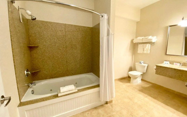 Maine Evergreen Hotel, Ascend Hotel Collection