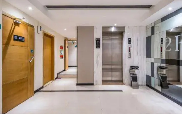 City Comfort Inn