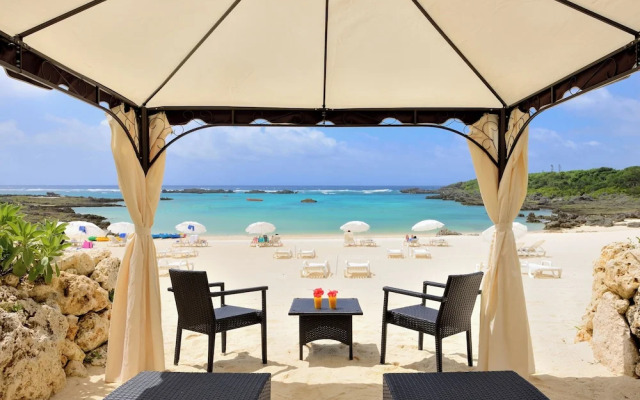 Hotel Shigira Mirage Beach Front