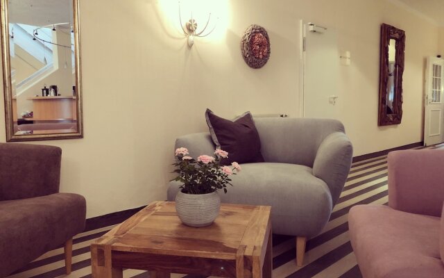 HOTEL alter Landsitz