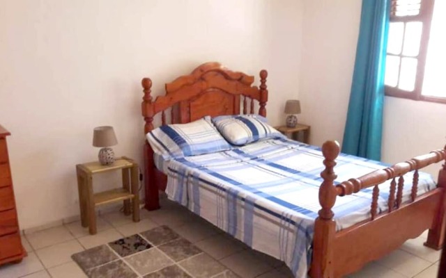 House With 2 Bedrooms In Le Gosier With Wonderful Sea View And Enclosed Garden 2 Km From The Beach