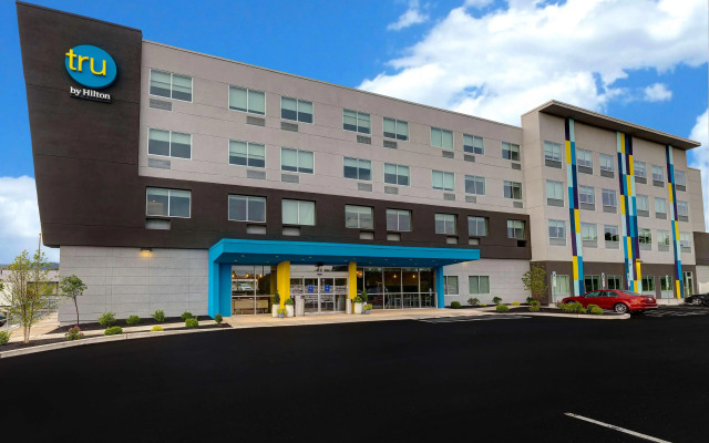 Tru by Hilton Grantville, PA