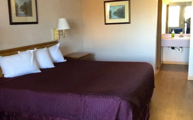 Sumner Motor Inn