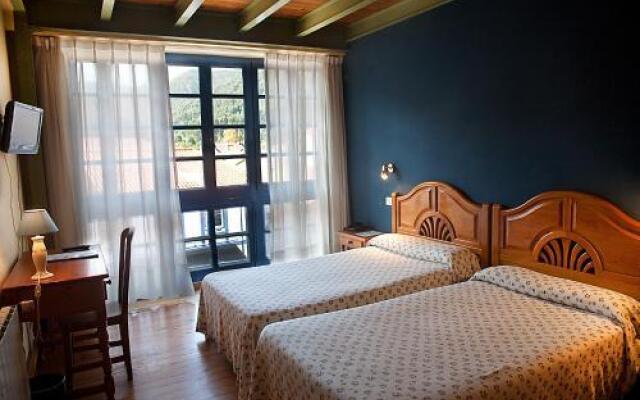 Apartamentos Cuevas del Mar