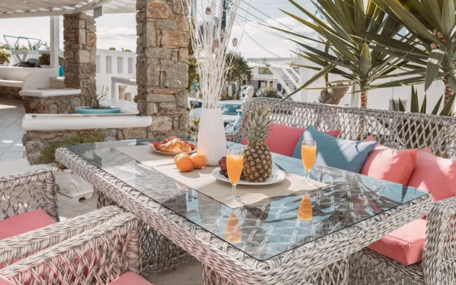 Dibellee Mykonos Studios