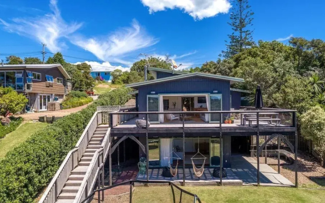 Onetangi Seaview Residence