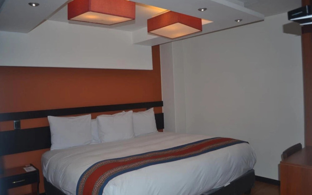 Capac Hotel