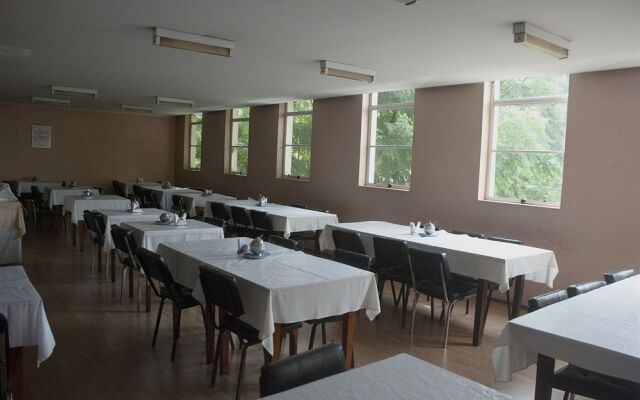 Hara Palace Hotel