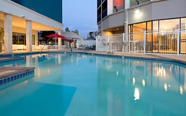 Holiday Inn Long Beach Airport Hotel and Conference Center, an IHG Hotel