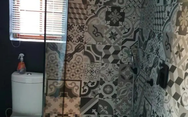 Melvilla Studio (Adults Only)