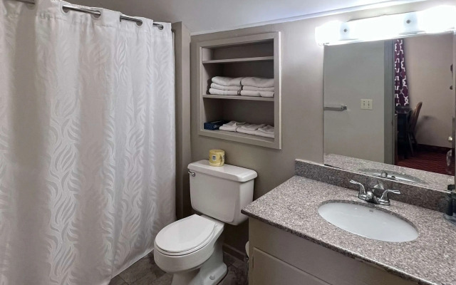 Rodeway Inn & Suites