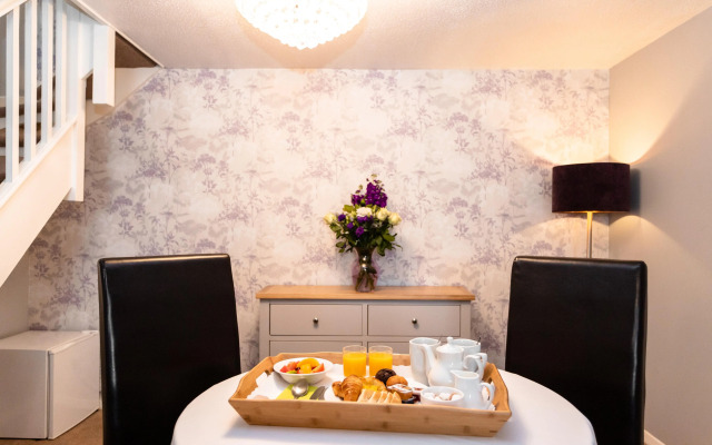 Holiday Inn A55 Chester West by IHG