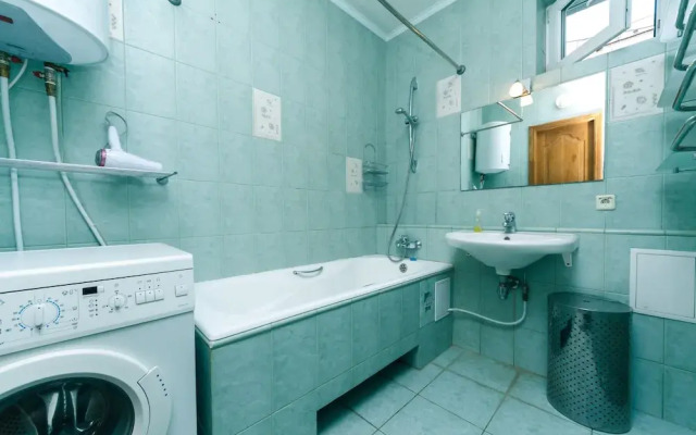Apartment on Sheptitskogo str