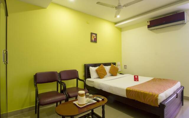 OYO 8618 Mourya Grand