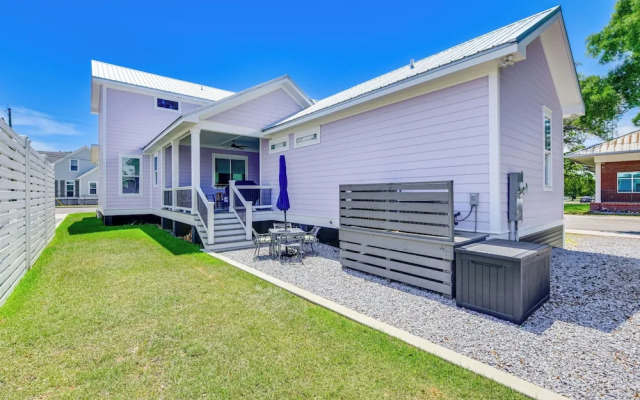 Walk to Pass Christian Beach: Stunning Family Home