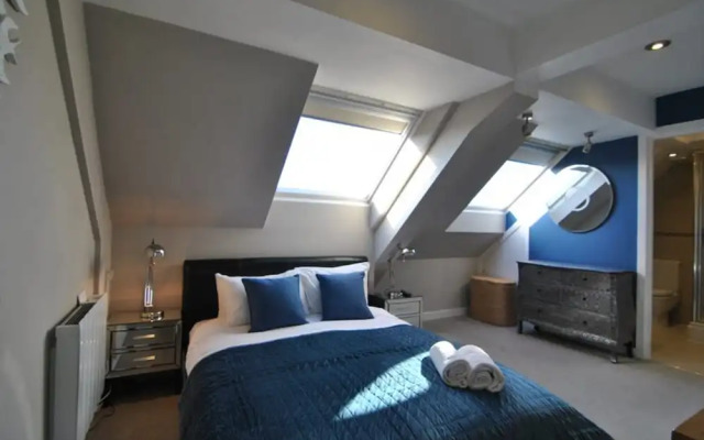 The Courtyard 10