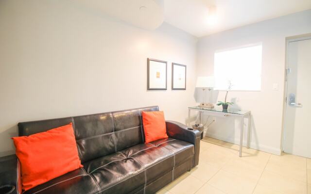 Strand Ocean Dr Suites by SV Rentals