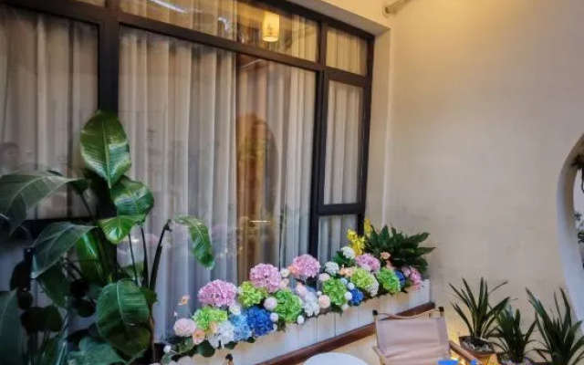 Ruolanbieyuan Homestay (Phoenix Ancient City Store) – Outside – Xiangxi