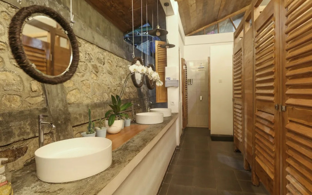 Green Hill Bed Station - Hostel