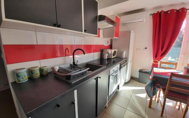 Superbe appartement F2 neuf : terrasse, barbecue.