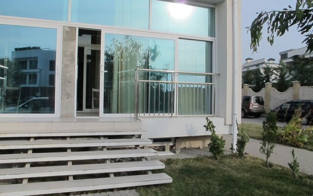 Apartment on Bulvar Nadezhd Apt 118