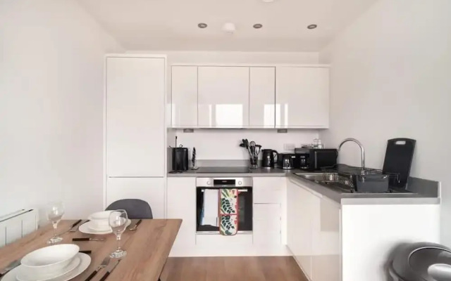 Snug 1BR Apt 4KTV Free Parking