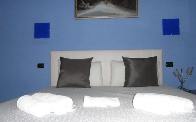 Suites Holiday Rooms