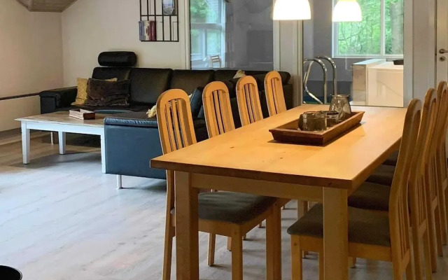 10 Person Holiday Home in Henne