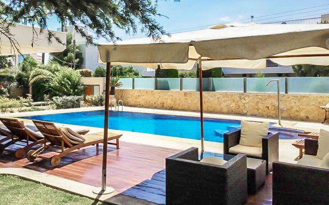 Luxury Apartment in Voula with Pool