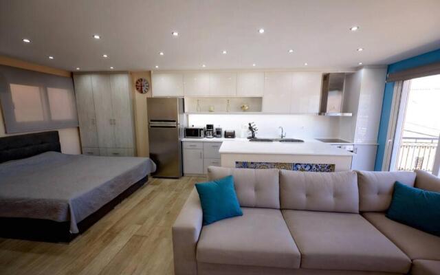 Lia's apartment