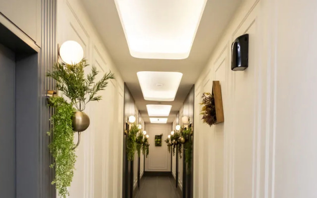 Ren Business Hotel