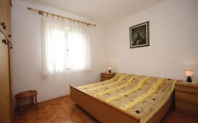 Apartment 773