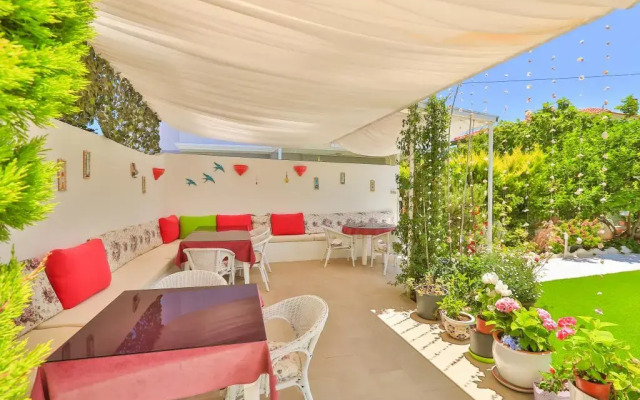 Kiraz Otel Alacati