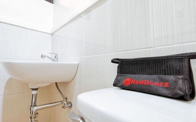 RedDoorz Plus near Ateneo de Davao
