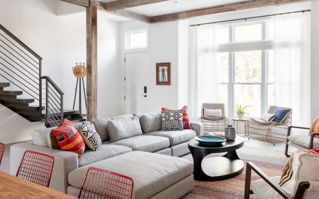 Historic District Charmer - 3 Br Townhouse
