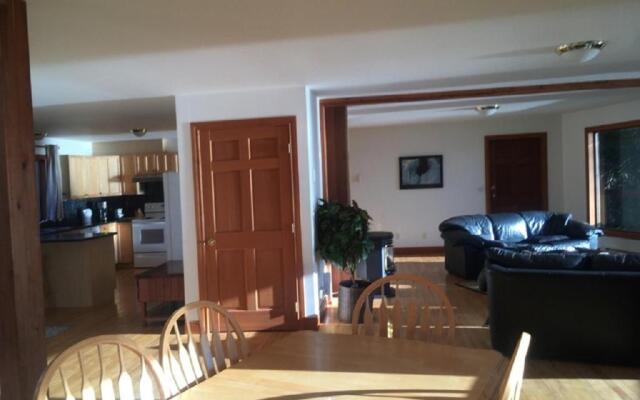 Tofino Stormbay Guest House